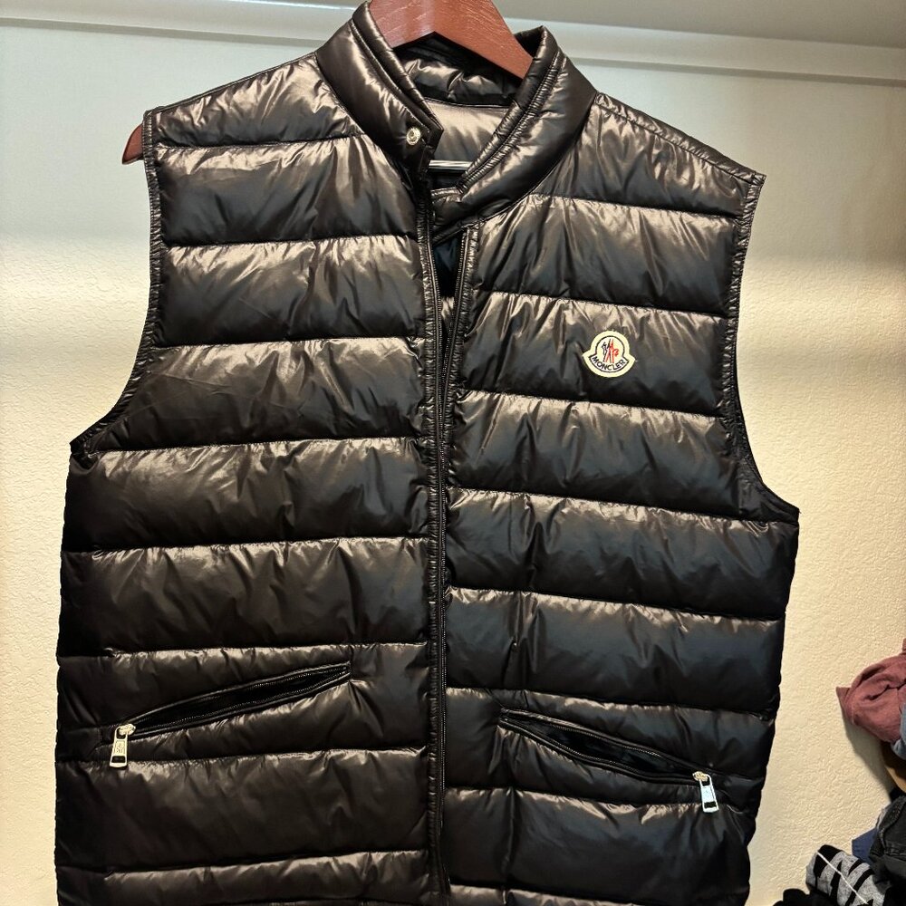 MONCLER Black Down Vest Size 3 Men’s Small Puffer Full Zip Sleeveless
